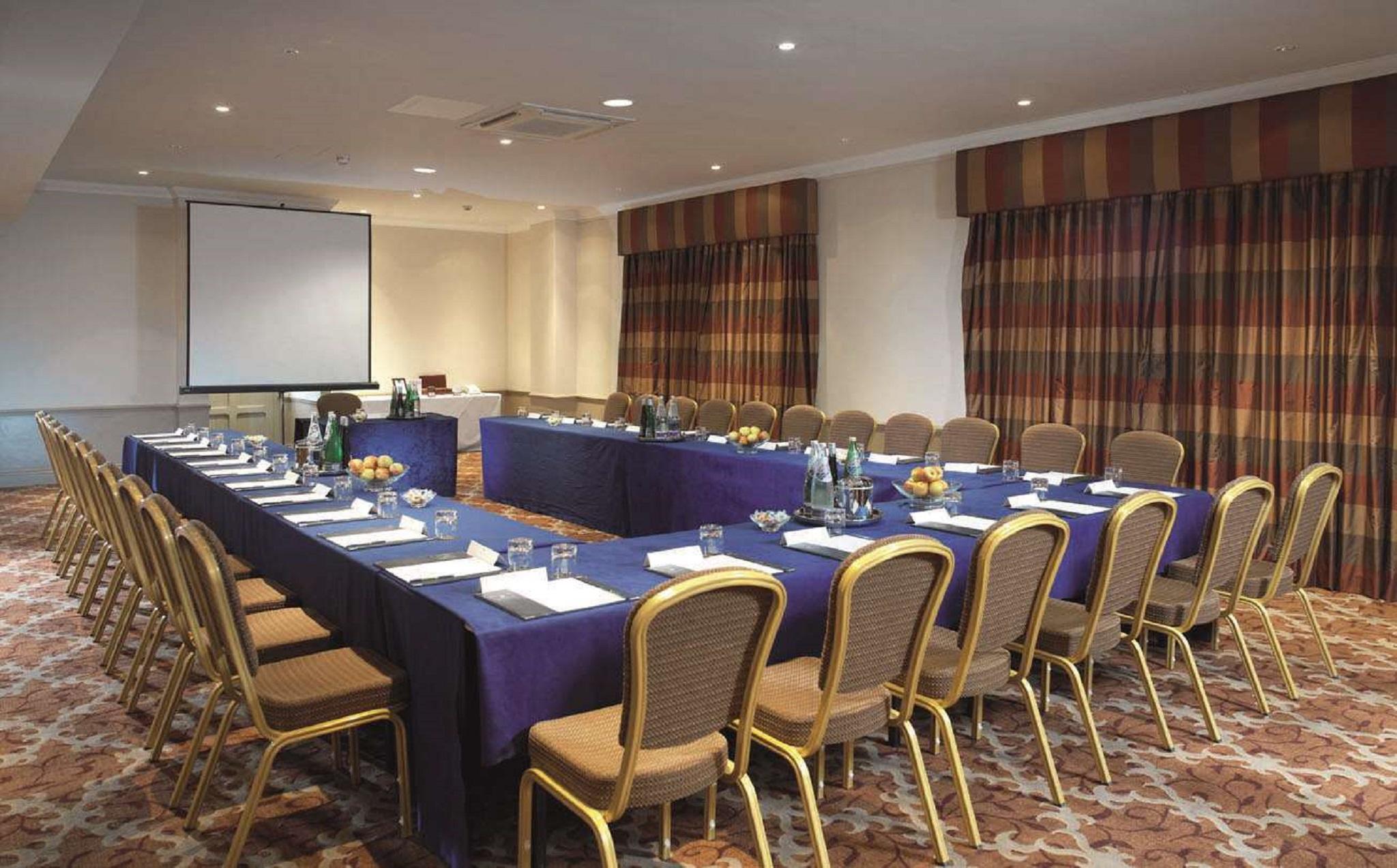 Macdonald Frimley Hall Hotel & Spa Кэмберлей Экстерьер фото