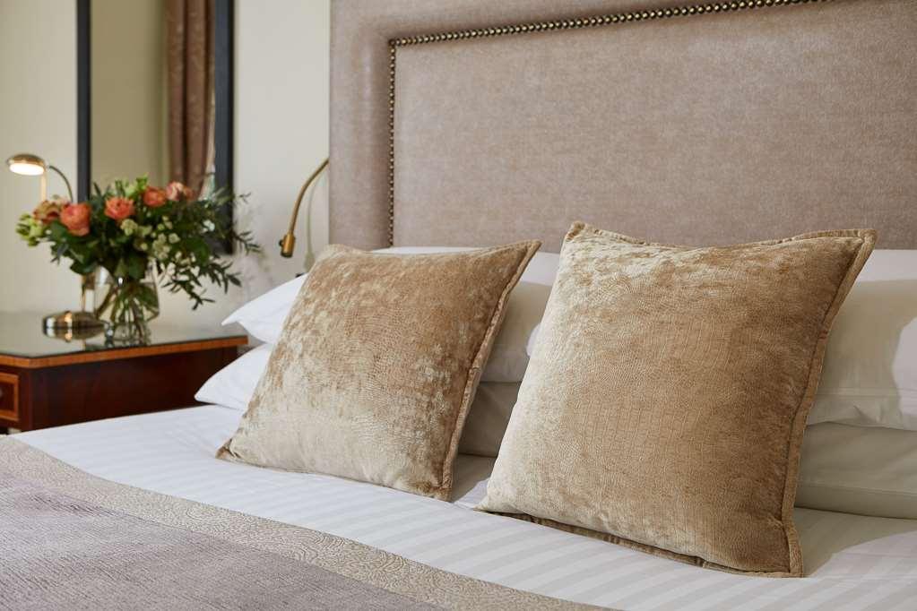 Macdonald Frimley Hall Hotel & Spa Кэмберлей Номер фото