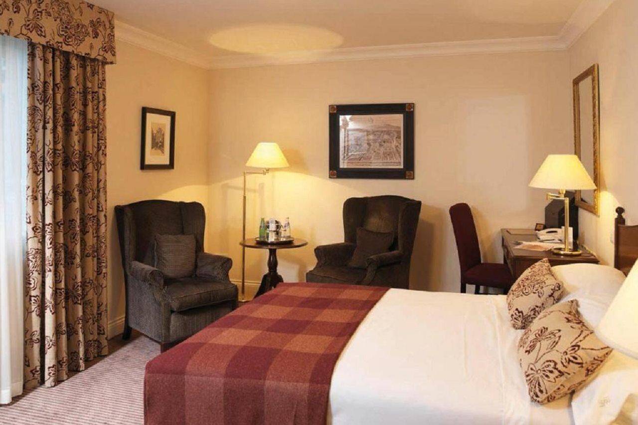 Macdonald Frimley Hall Hotel & Spa Кэмберлей Экстерьер фото
